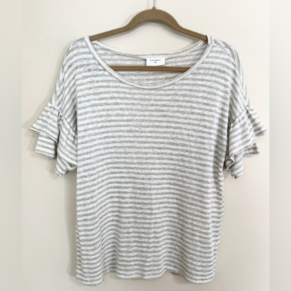EVERLY Women’s Grey Stripes‎ Ruffle Short Sleeve Scoop Neck Shirt Size Medium - Picture 1 of 10